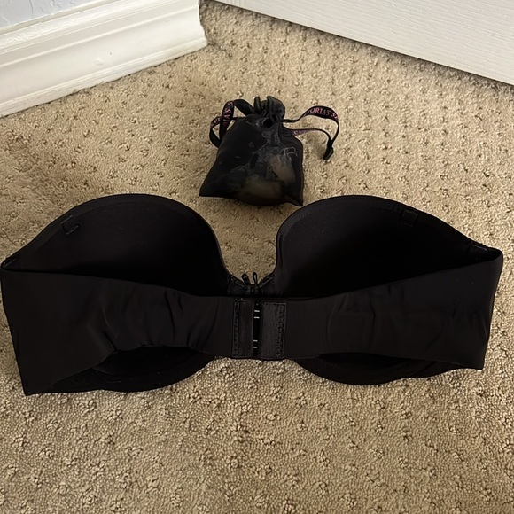 Victoria’s Secret black strapless bra with black and clear removable straps 32C - Picture 3 of 4